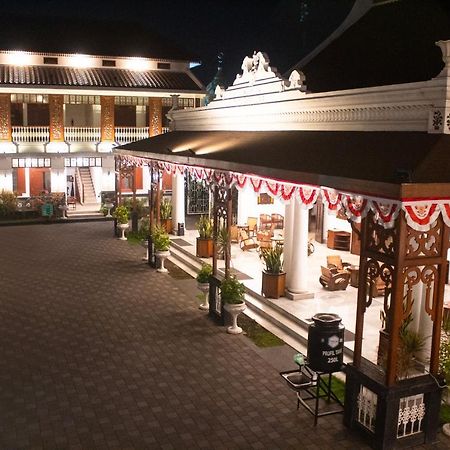 Daroessalam Syariah Heritage Hotel Pasuruan Bagian luar foto