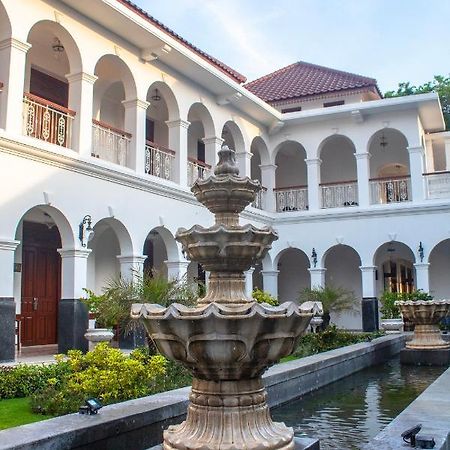 Daroessalam Syariah Heritage Hotel Pasuruan Bagian luar foto