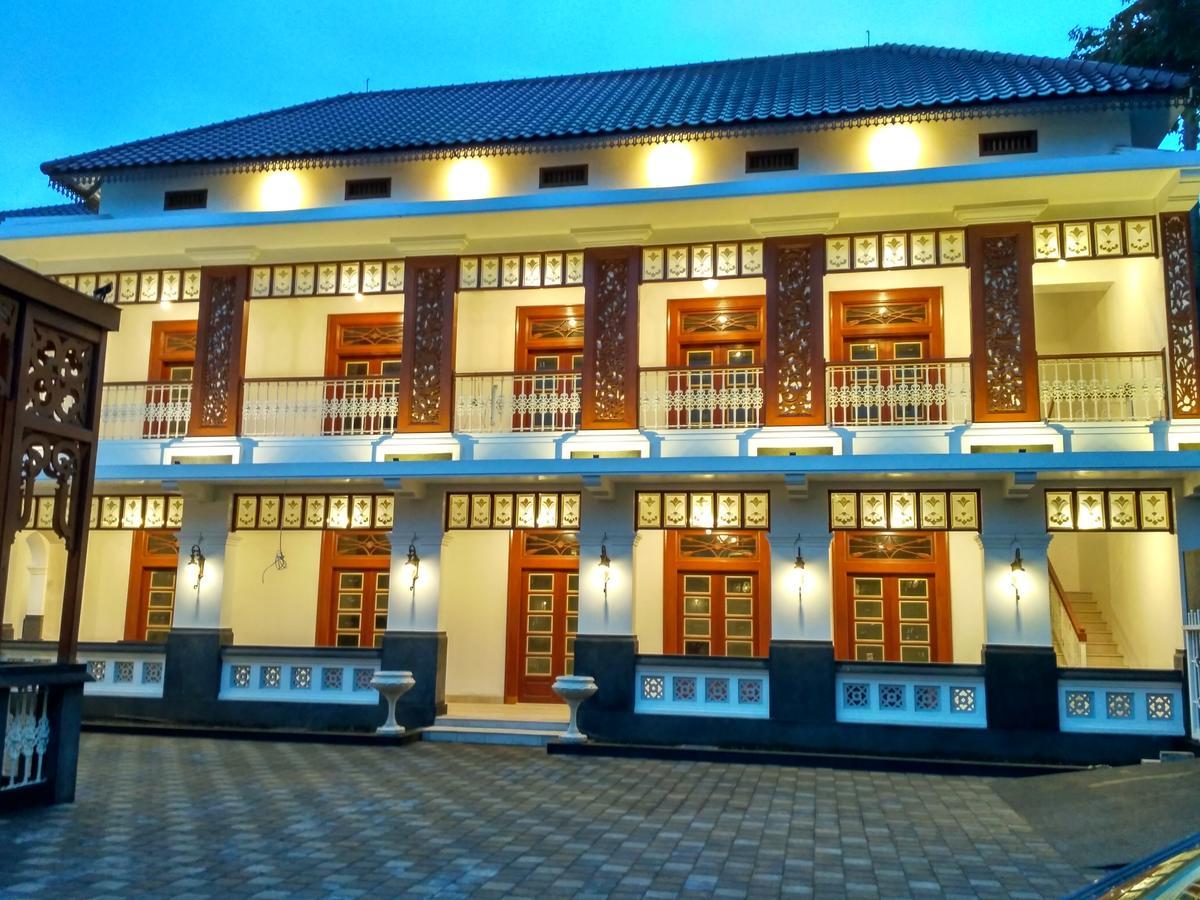 Daroessalam Syariah Heritage Hotel Pasuruan Bagian luar foto