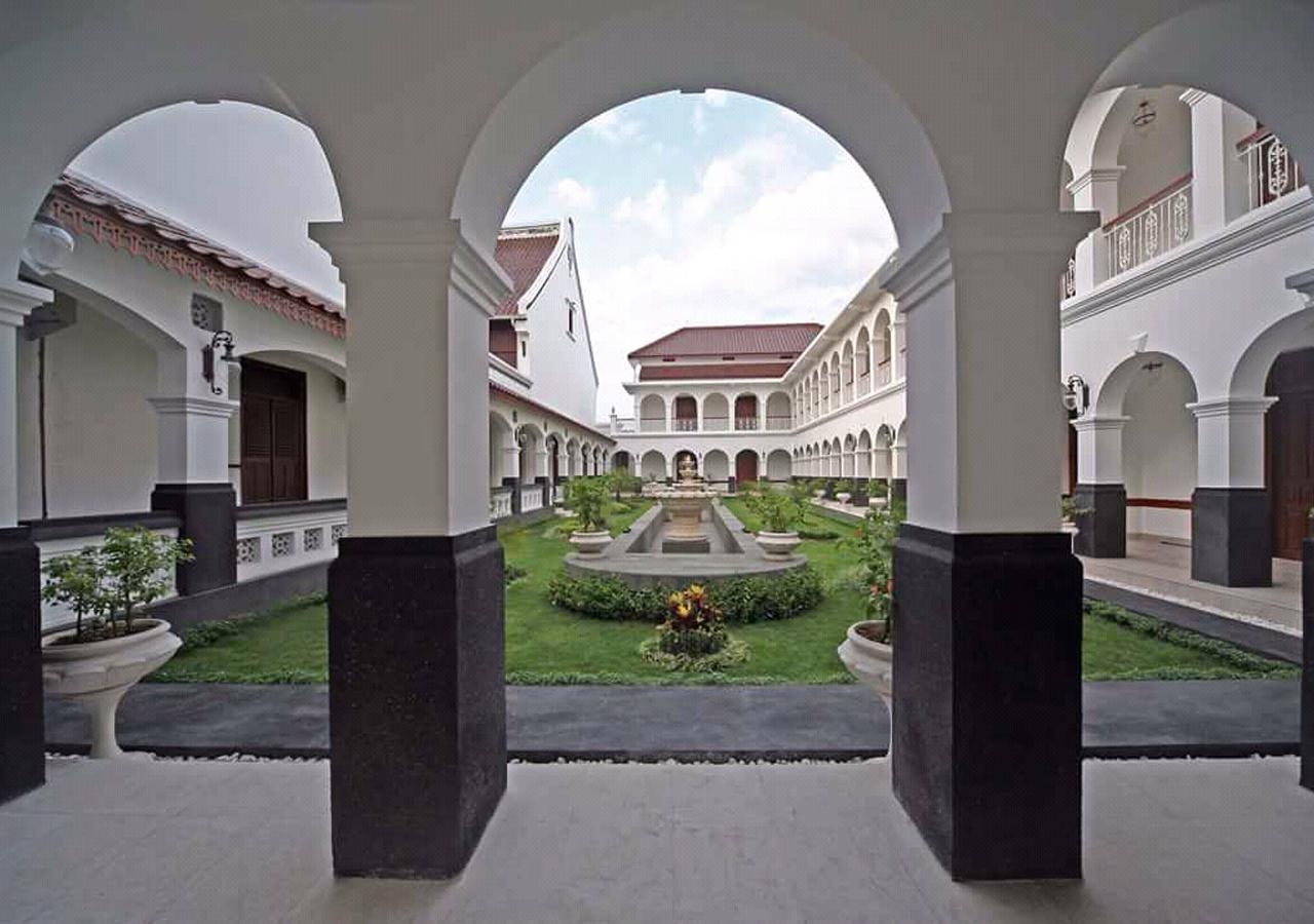 Daroessalam Syariah Heritage Hotel Pasuruan Bagian luar foto